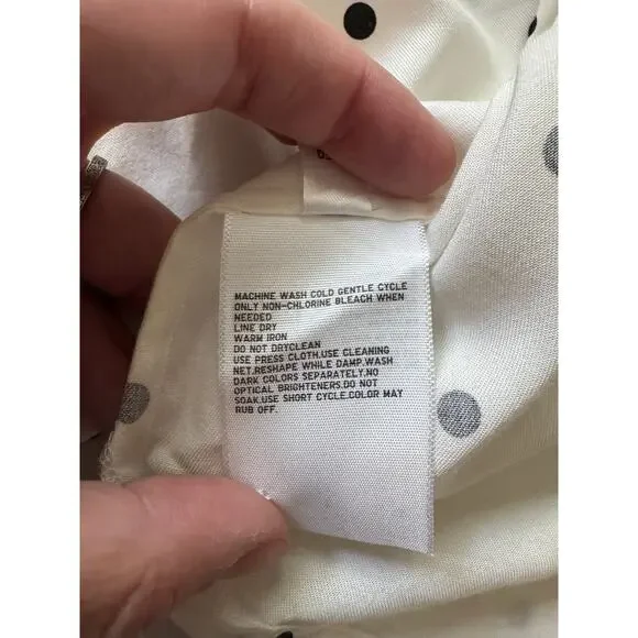 Uniqlo | 100% Rayon White + Black Polka Dot Short Sleeve Button Down | Size XS - Picture 6 of 6